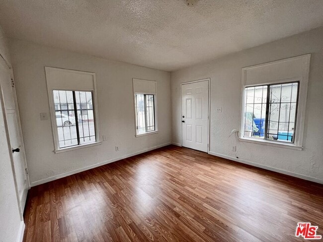 Building Photo - 2209 Ridgeley Dr