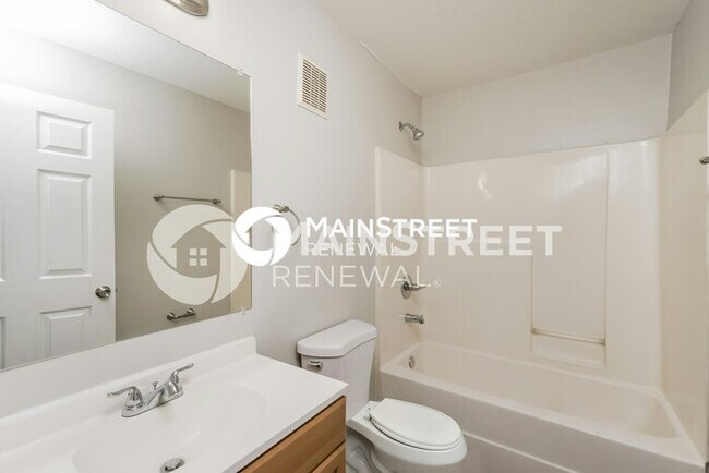 Building Photo - 3 Bedroom Pet-Friendly Home in Louisville,...