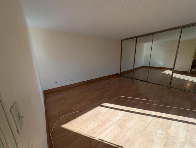 Building Photo - 1302 Nebraska Ave