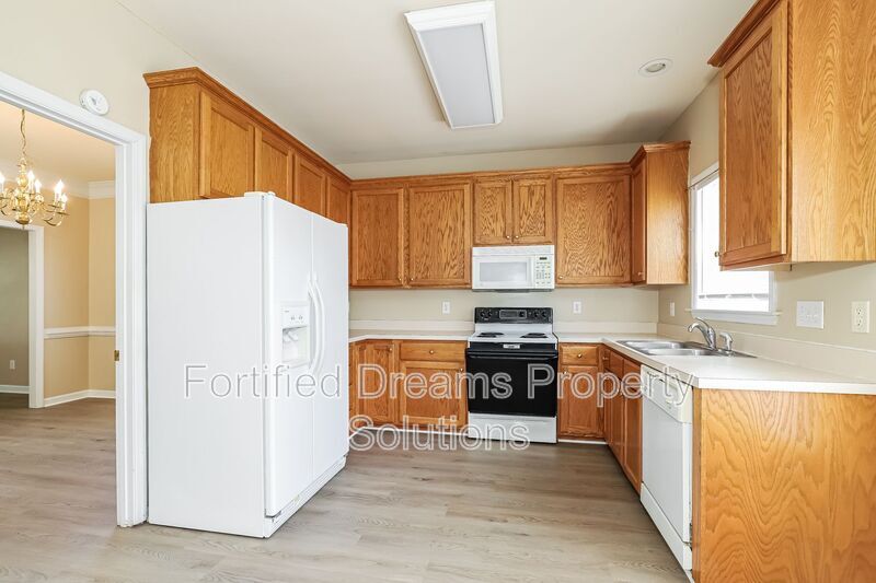 Building Photo - 8 Millpath Ln