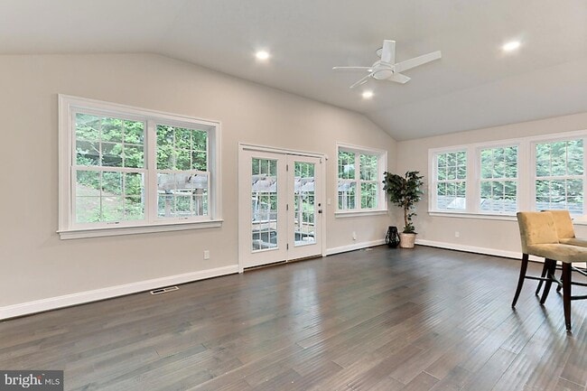 Building Photo - 6526 Dearborn Dr
