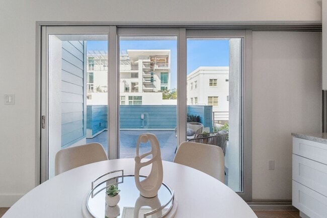 Building Photo - 1343 4th St