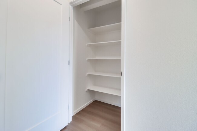 Building Photo - 3042-3044 J St