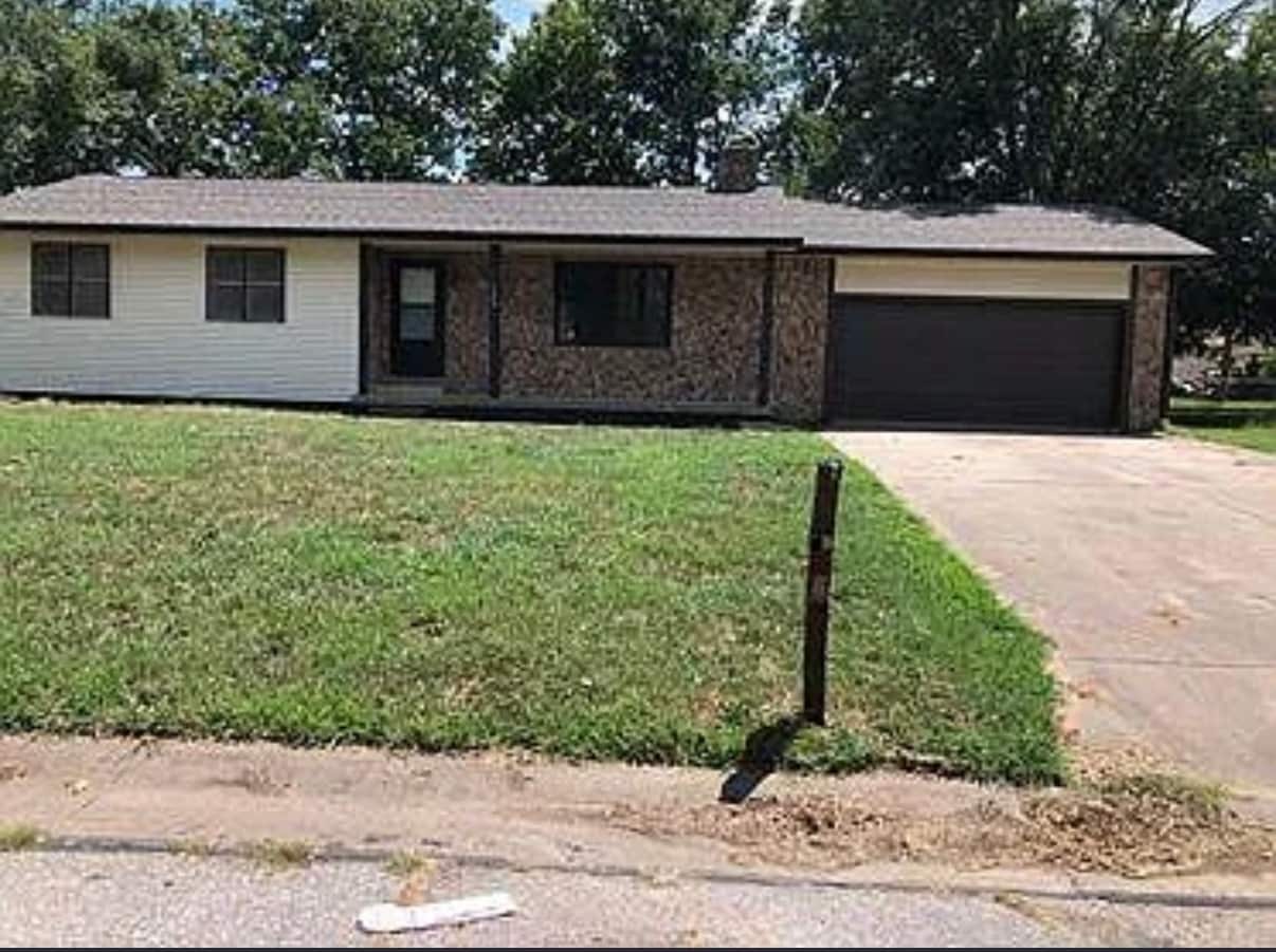 Building Photo - 123 E Osage St