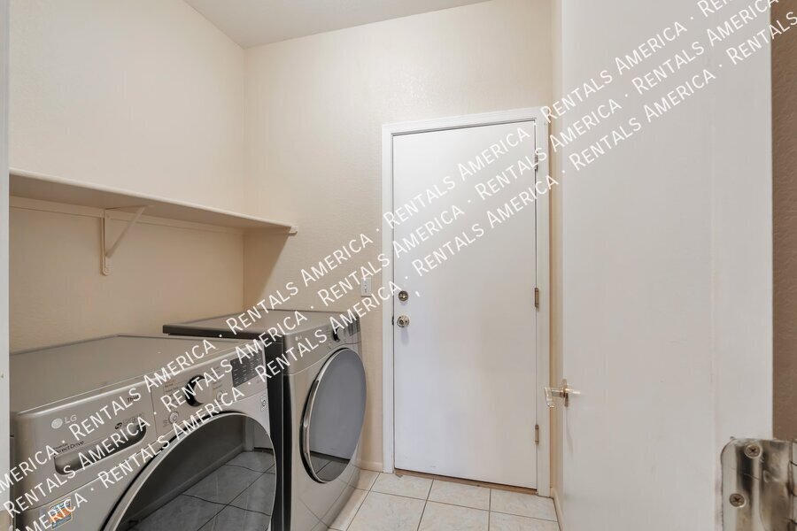 Building Photo - 9325 N Scarlet Canyon Dr