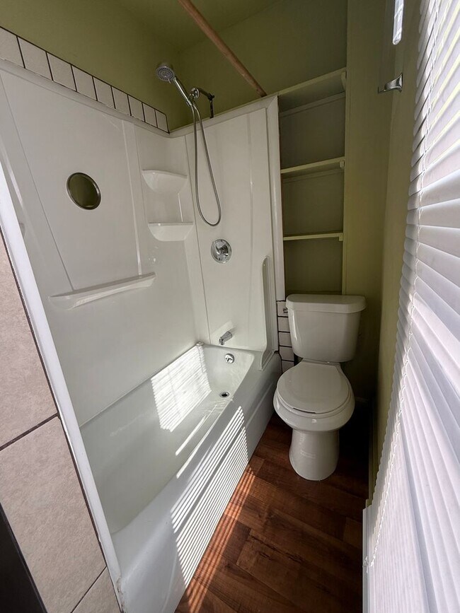 Building Photo - Single Family Home