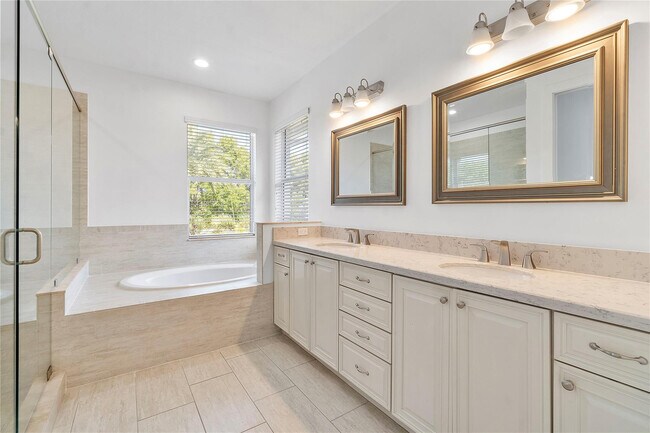 Building Photo - 12015 NW 83rd Pl