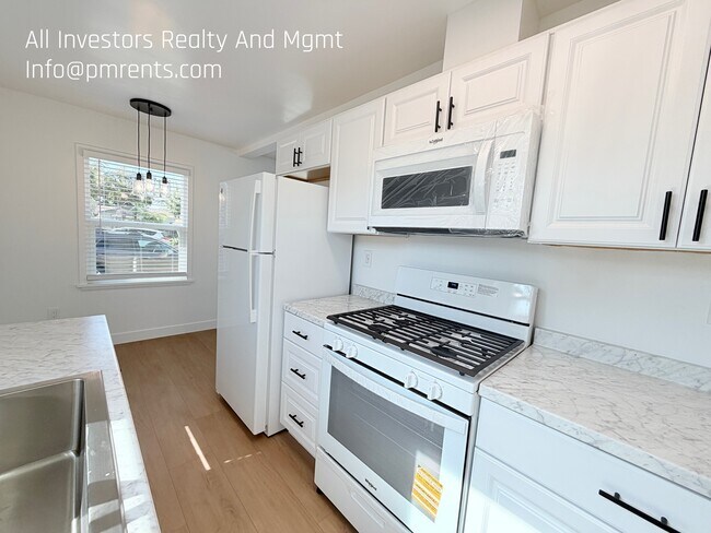 Building Photo - 1922 S Tremont St