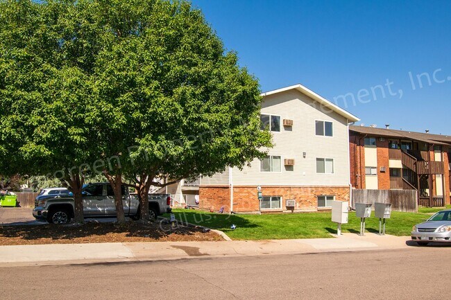 Building Photo - 2147 27th Ave Ct
