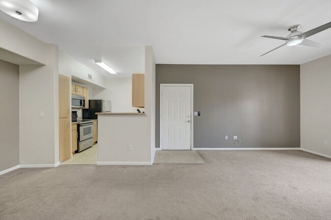 Building Photo - Downstairs 1 Bedroom Unit in Gated Community - S.W.