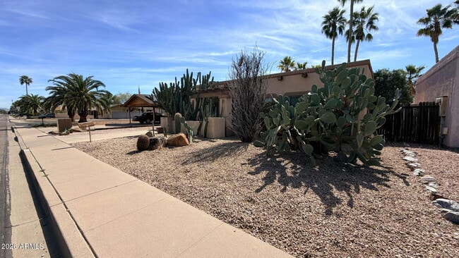 Building Photo - 3809 E Sweetwater Ave