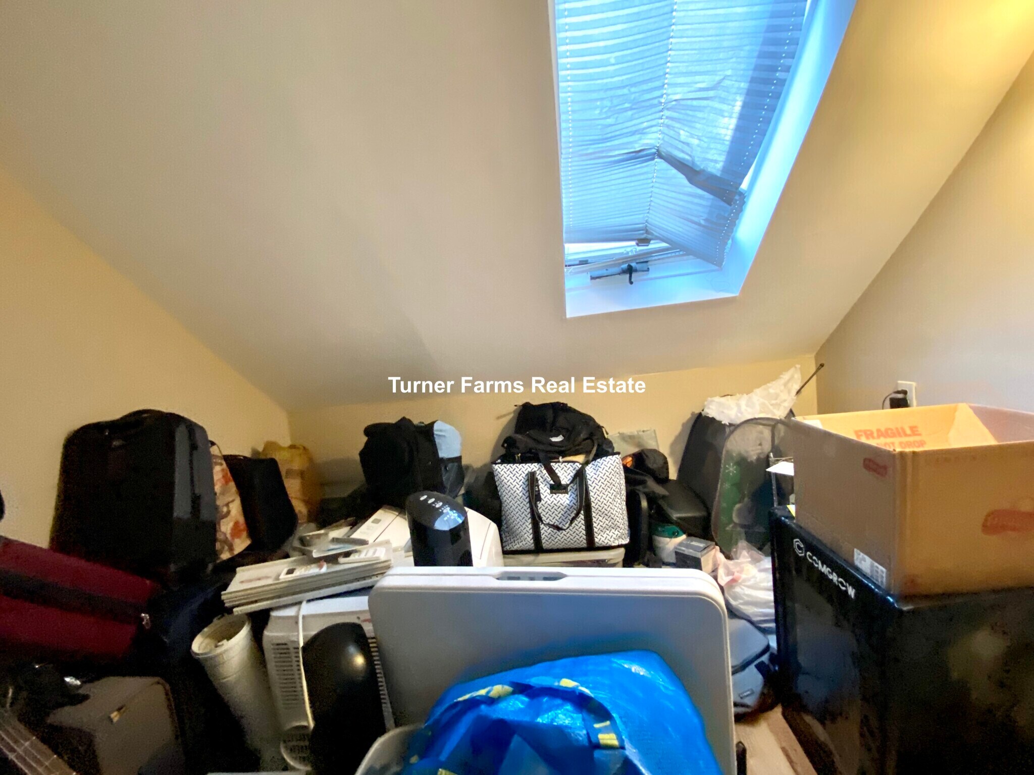 Building Photo - 13 Sachem St