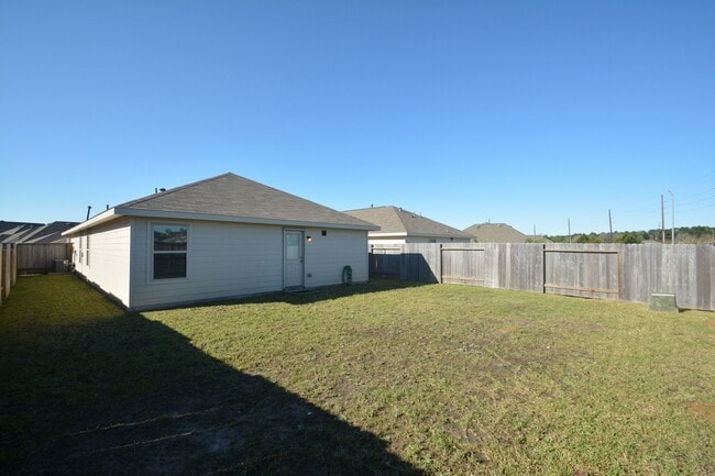 Building Photo - 379 Jewett Meadow Dr