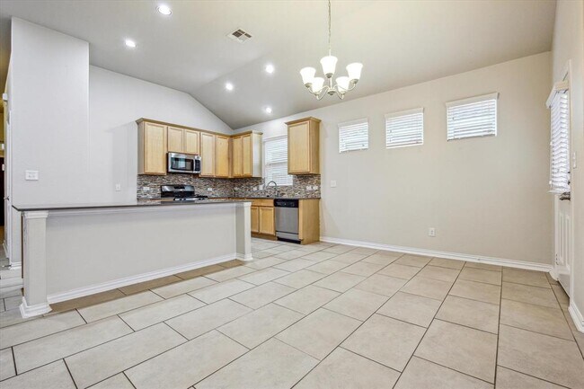 Building Photo - 716 Bonnet Blvd