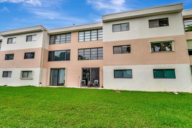 Building Photo - 15075 Witney Rd