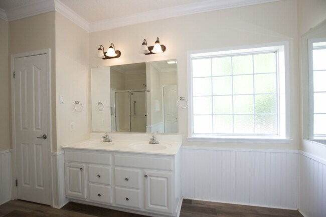 Building Photo - "Charming 3-Bedroom Home with 2 Full Bathrooms in Vass, NC - Spacious and Comfortable Country Liv...