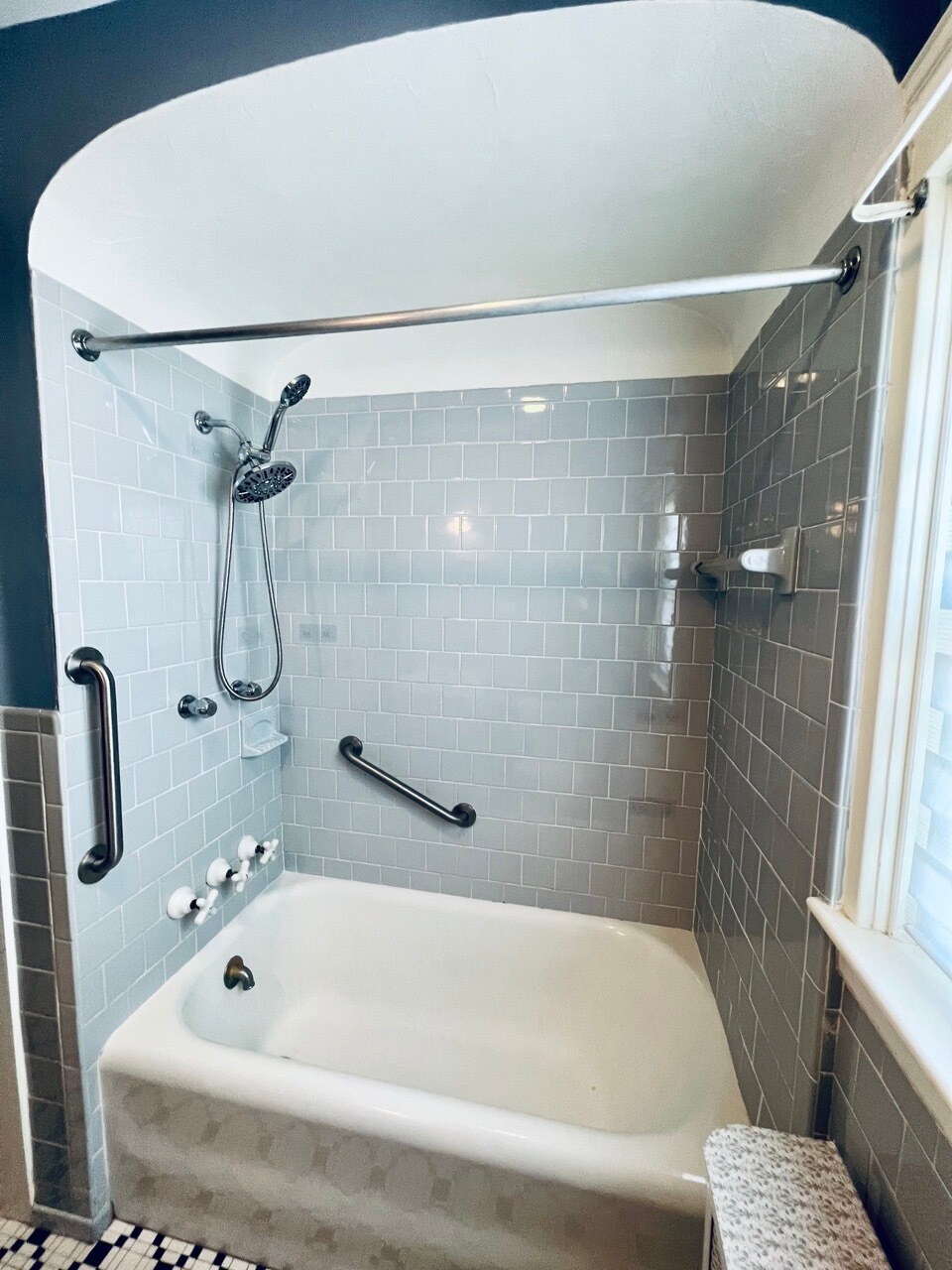 Building Photo - 16 Davis Ave