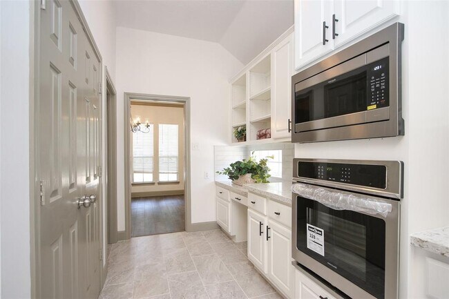 Building Photo - 5522 Island Breeze Dr