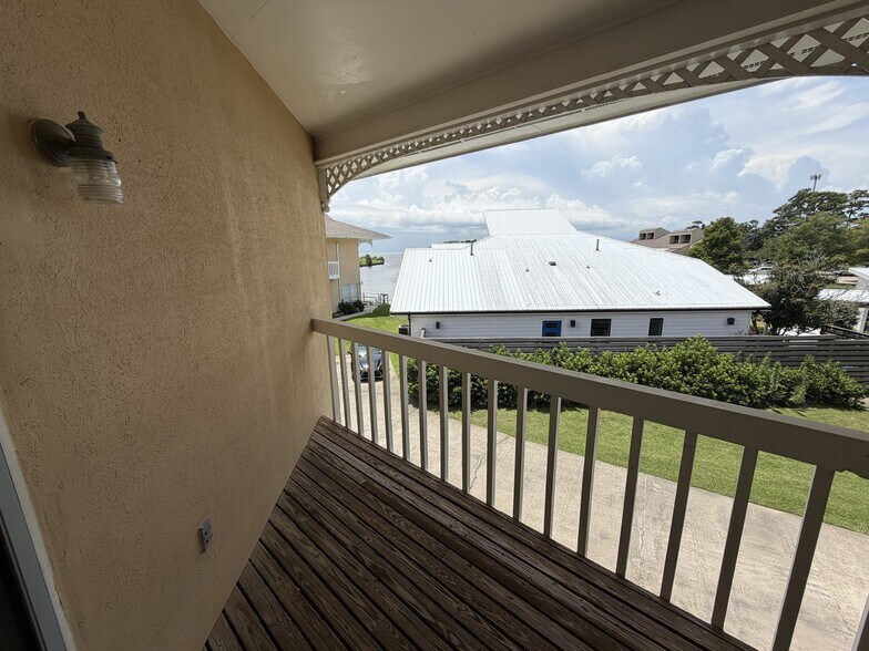 Building Photo - 109 Tops L Dr