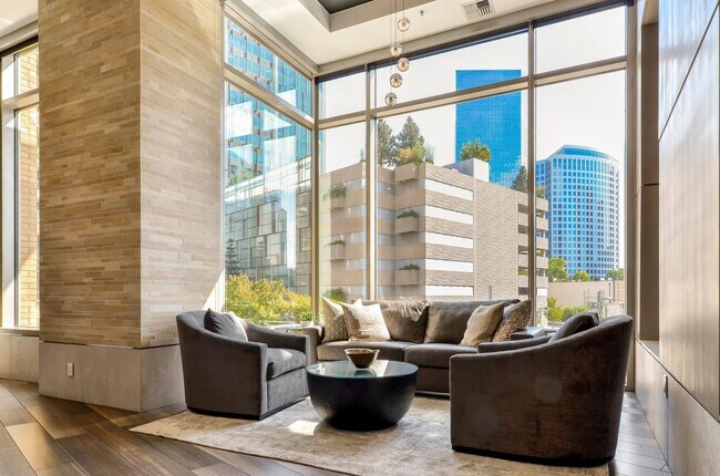 Building Photo - Bellevue Condo with Timeless Charm