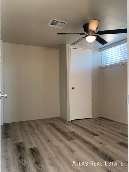 Building Photo - 4624 E Almeria Rd