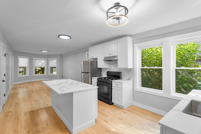 Building Photo - 1406 N Kildare Ave