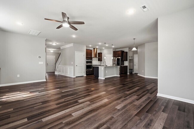 Building Photo - 438 Brk Pne Trl