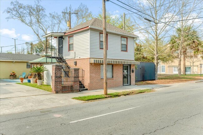 Building Photo - 2311 E Broad St