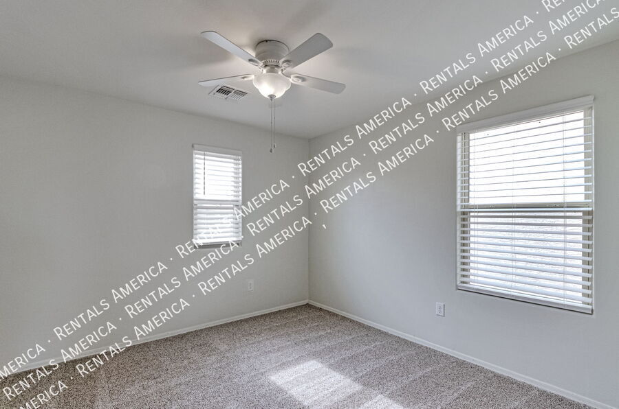 Building Photo - 8518 W Pelican Pl