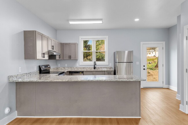 Building Photo - Brand New Townhome! End Unit! Catawba Vall...