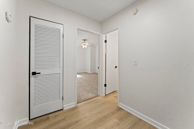 Building Photo - 798 Main St