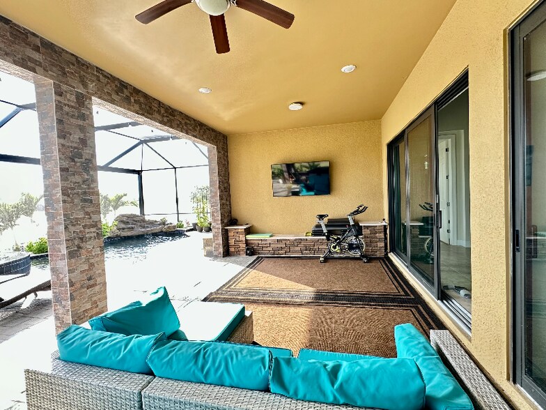 Building Photo - 13349 Verandi St