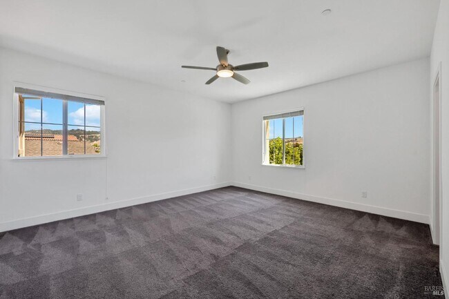 Building Photo - Stunning 4 Bedrooms 3.5 Bathrooms Two Story Home Located Short Distance of Sonoma State Universit...