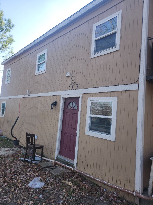 Building Photo - 1017 E Wells Ave