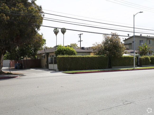 Primary Photo - 4706-4712 Centinela Ave