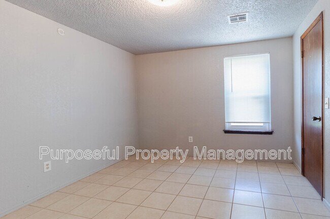 Building Photo - 930 SW 63rd St