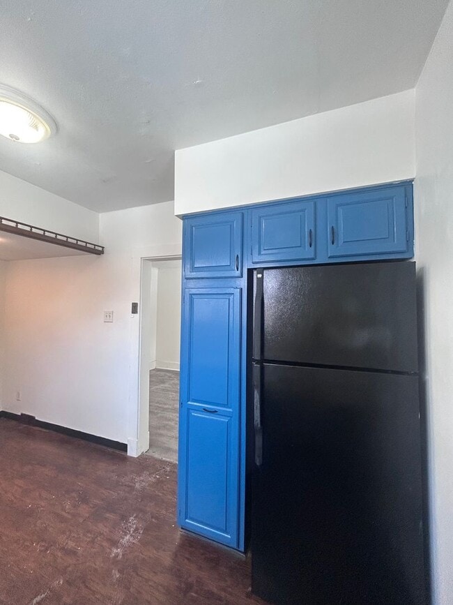 Building Photo - Updated 3 Bedroom Home l Marhsall Shadeland