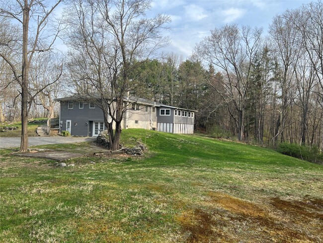 Building Photo - 422 Stanford Rd