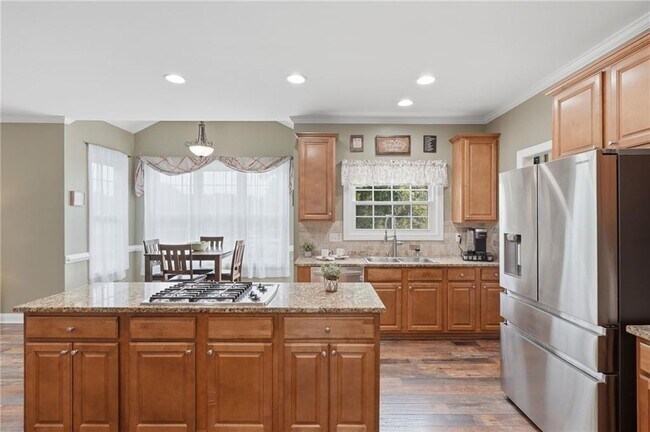 Building Photo - 8205 Applewood Ct