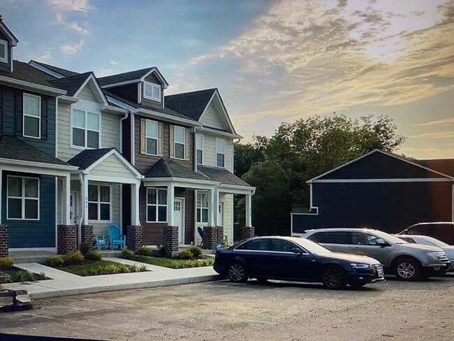 Building Photo - 1382 Rural Hill Rd