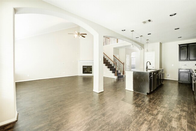 Building Photo - 43 Amaifi Dr