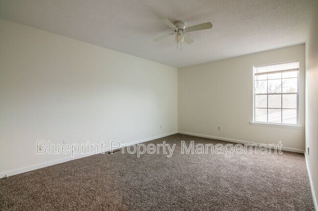 Building Photo - 1722 6th Pl Cir NW