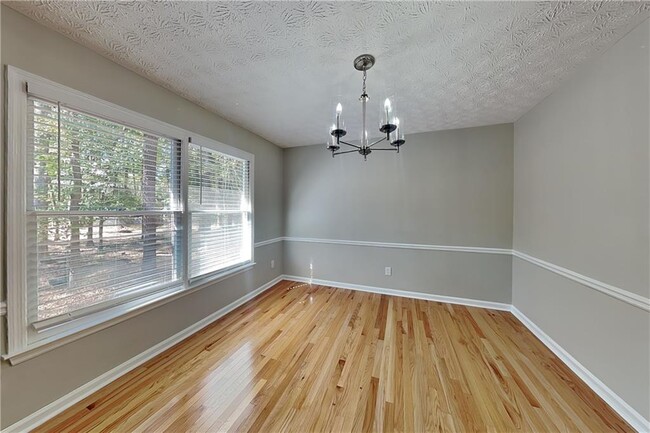 Building Photo - 2530 Lorne Ct SW