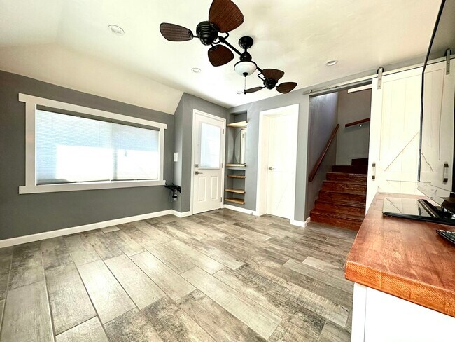 Building Photo - 38374 Rainbow Heights Pl