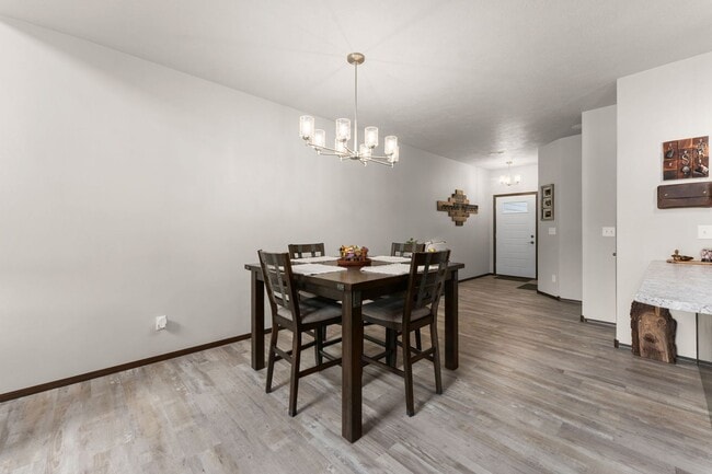 Building Photo - 4500 E Whisper Ridge Pl