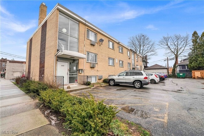 Building Photo - 1415 Wyandotte Ave