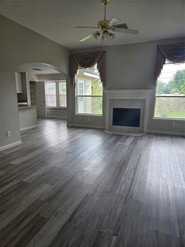 Building Photo - 14214 Silver Glade Ln