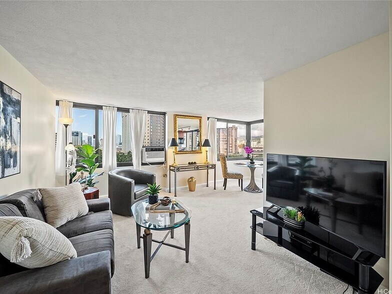 Building Photo - 343 Hobron Ln