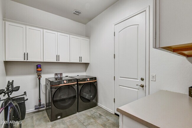 Building Photo - 23018 E Orchard Ln