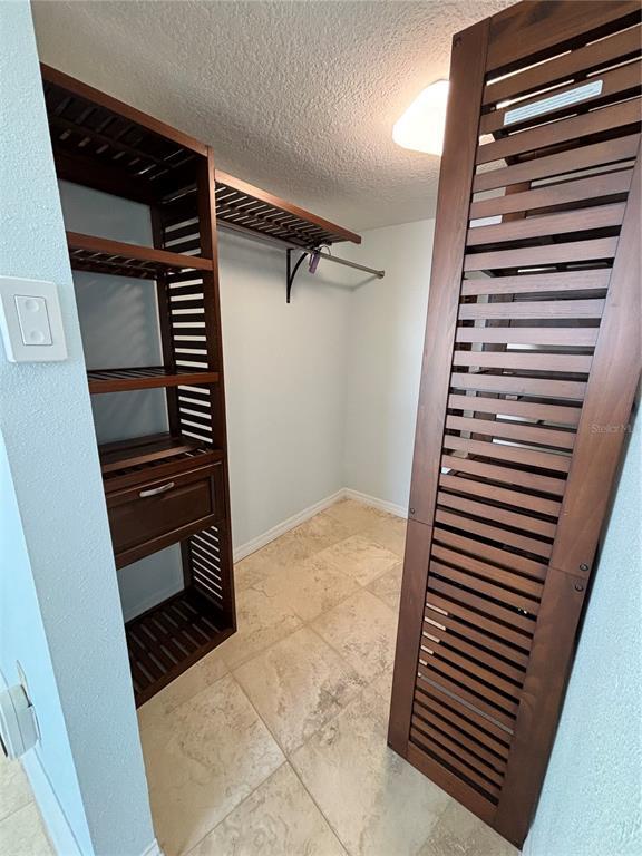 Building Photo - 610 Island Way